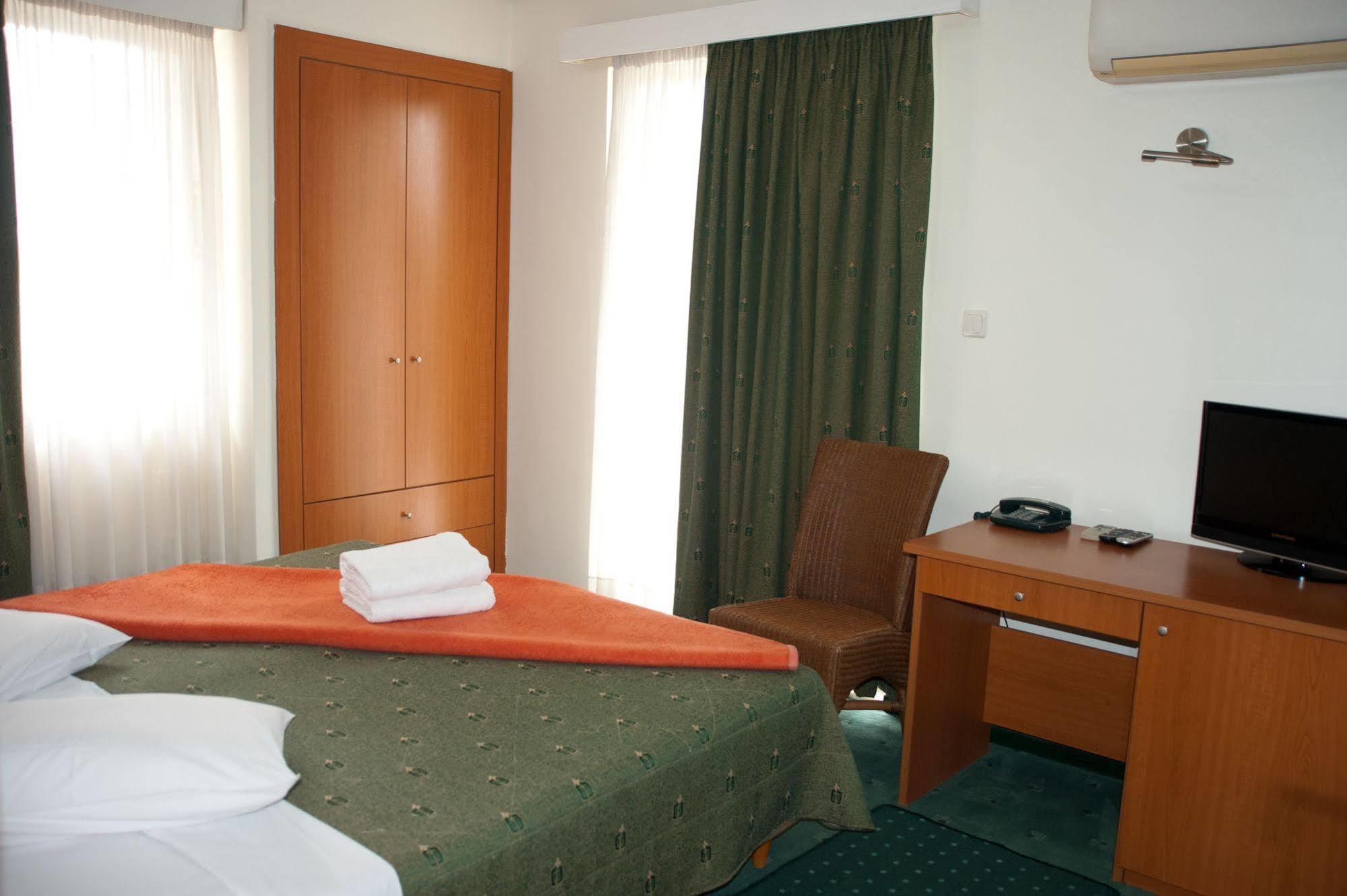 Nestorion Hotel Atene Esterno foto